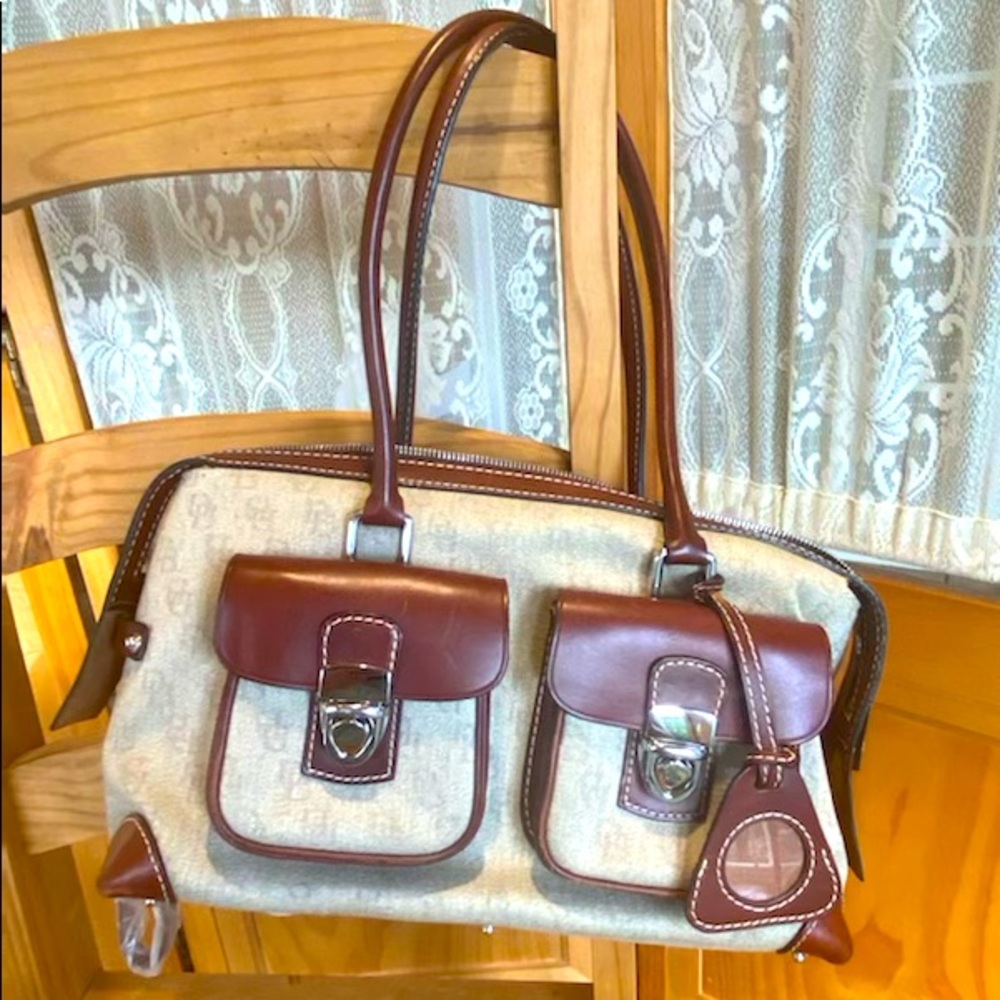 Dooney & Bourke Medium Sized purse